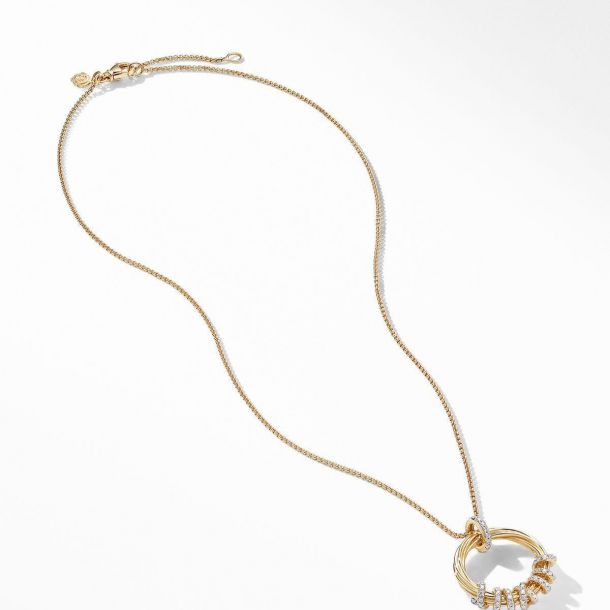 Dathtvid Yurthtman Helena Round Pendant Necklace in 18K Yellow Gold with Diamonds