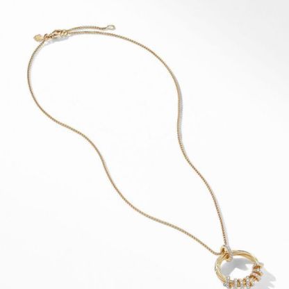 Dathtvid Yurthtman Helena Round Pendant Necklace in 18K Yellow Gold with Diamonds