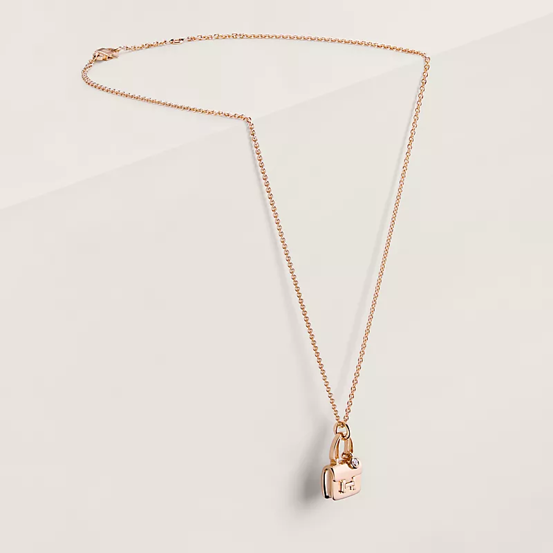 Amulettes Constance pendant