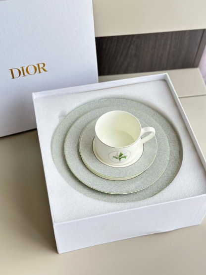 Dithtor Lily of the Valley Collection: Premium Four-Piece Cup and Saucer Set