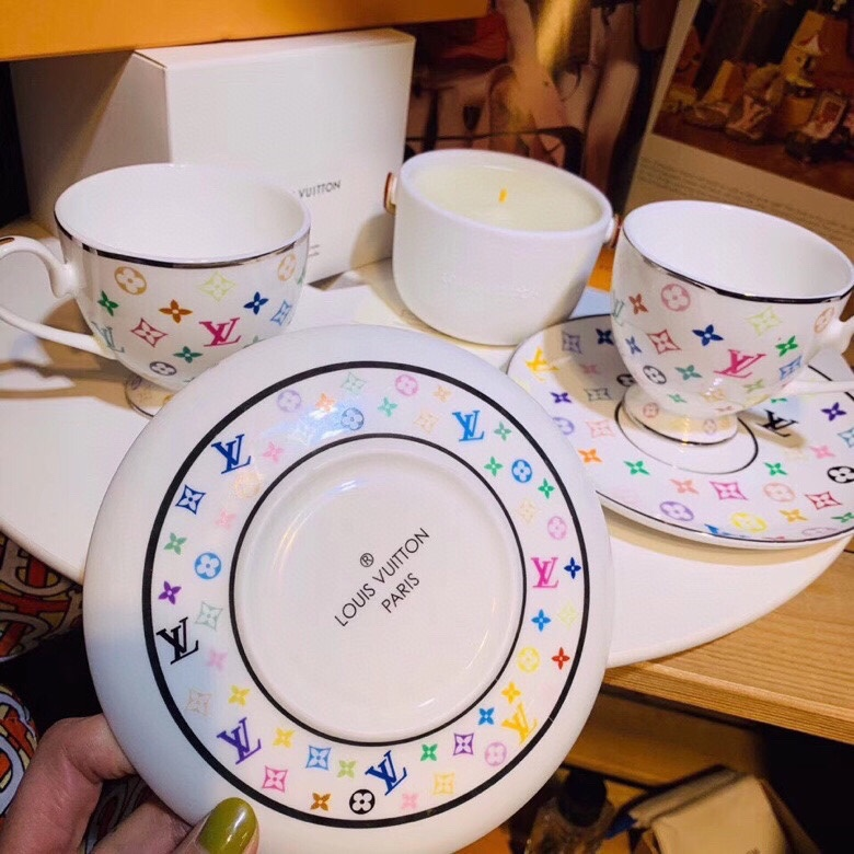 Lothtuis Vuthtitton Coffee Mug Gift Set (2 cups, 2 saucers)