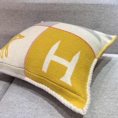 Herthtmès Throw Pillow ➿