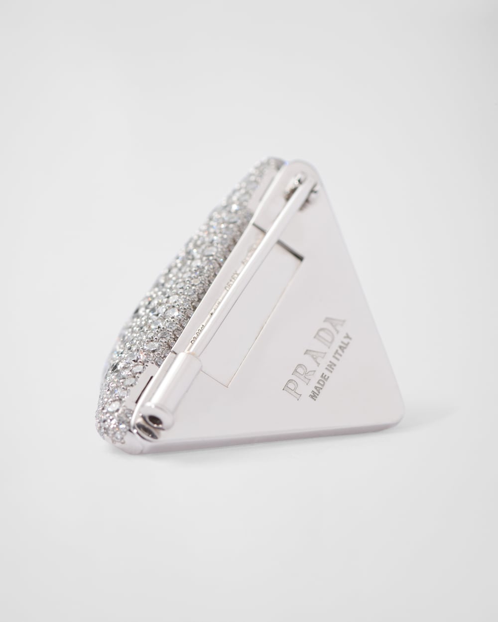 Eternal Gold brooch in white gold with diamonds