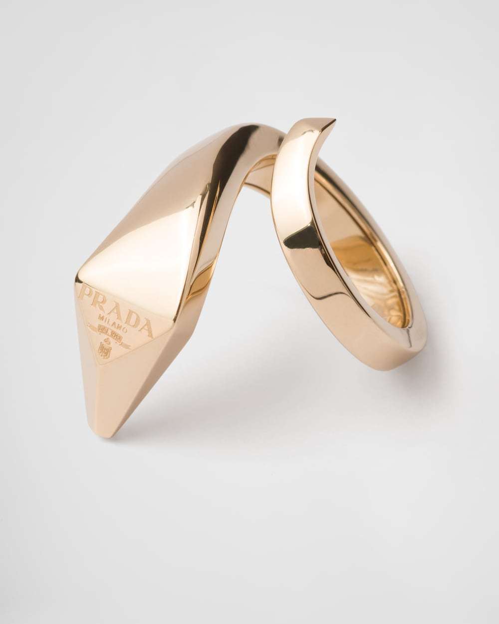 Eternal Gold snake ring in yellow gold