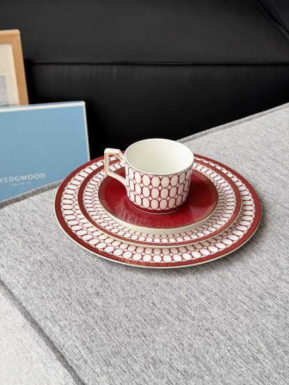 Wethtdgwood "Golden Era" Series 3-Piece Dinnerware Set