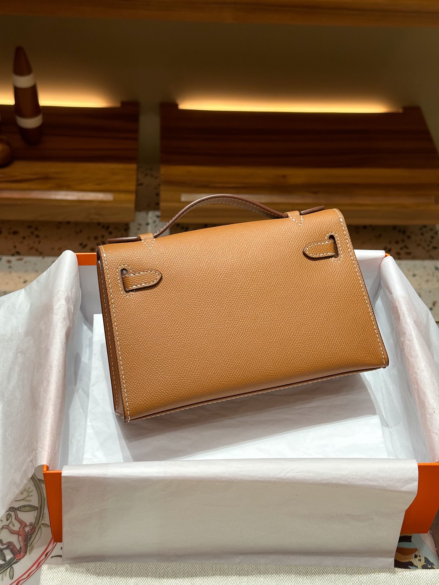 Herthtmes  Epsom Kelly Pochette Clutch