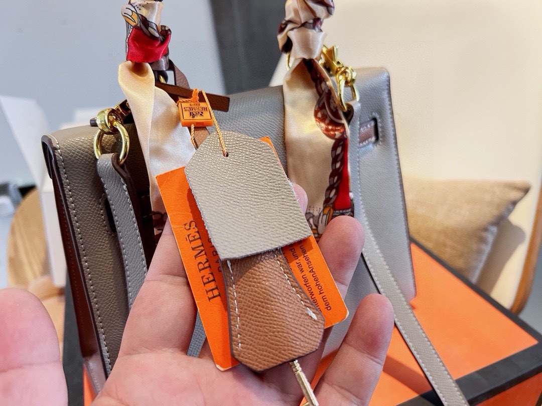 Kelly 20/25 Bag