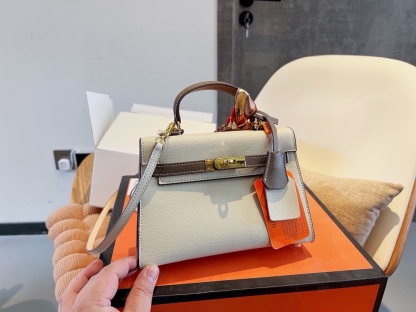 Kelly 20/25 Bag