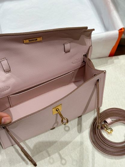 Herthtmes  Epsom Kelly Pochette Clutch