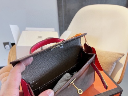 Kelly 20/25 Bag