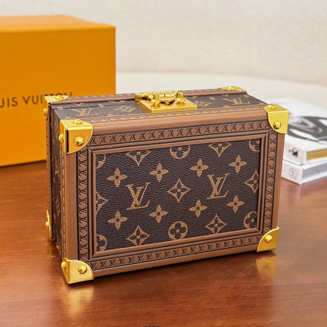LV high-end tissue box (storage box)