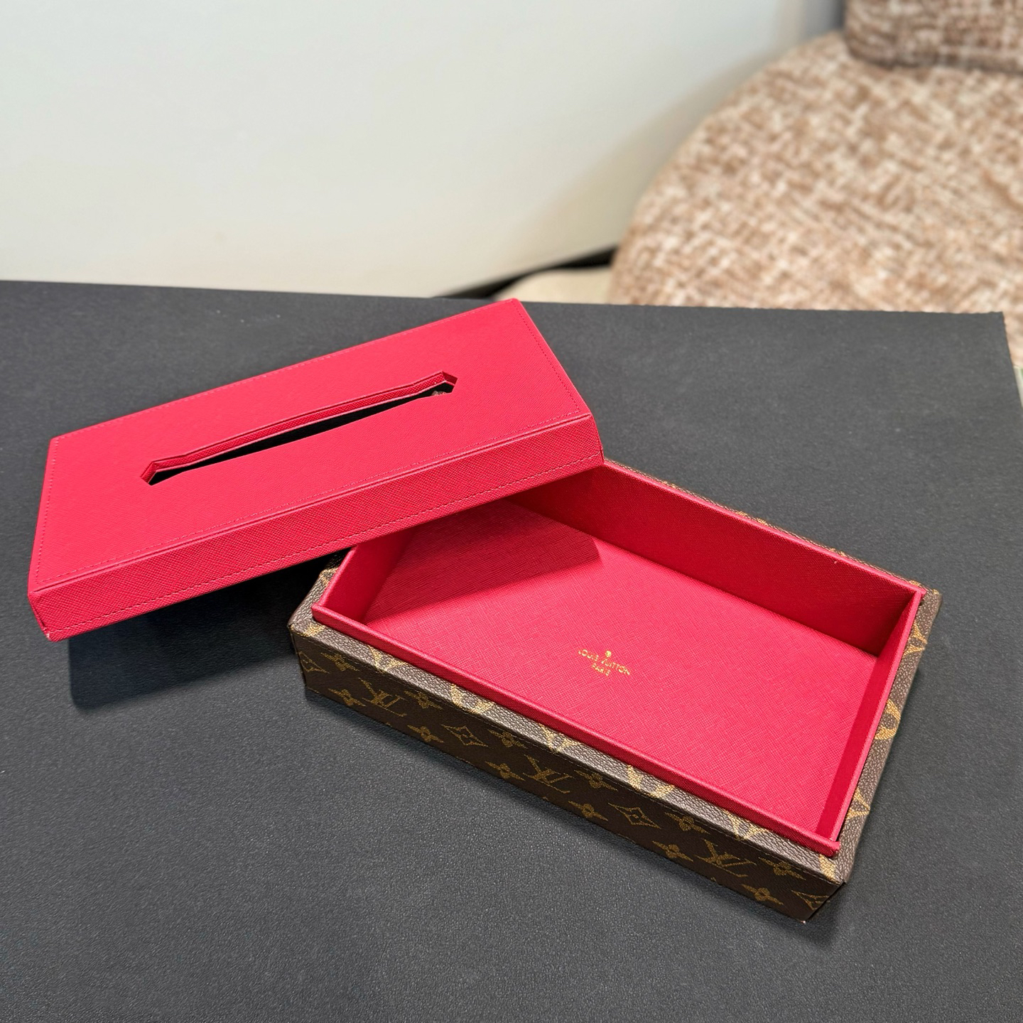 LV Premium Tissue Box