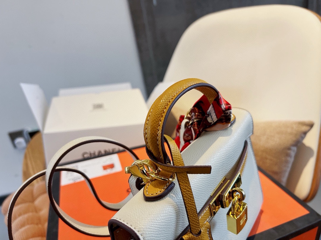 Kelly 20/25 Bag