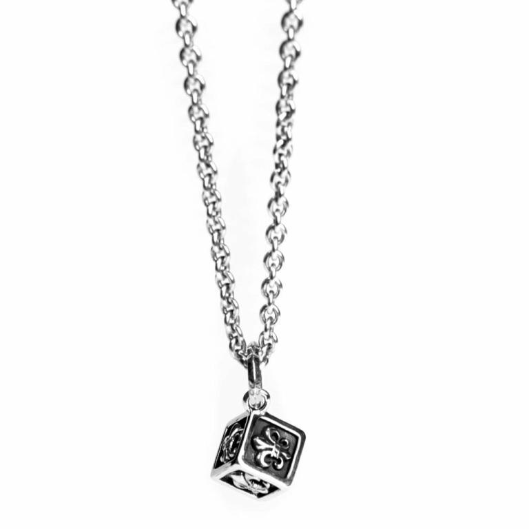 FLEUR CUBE PENDANT