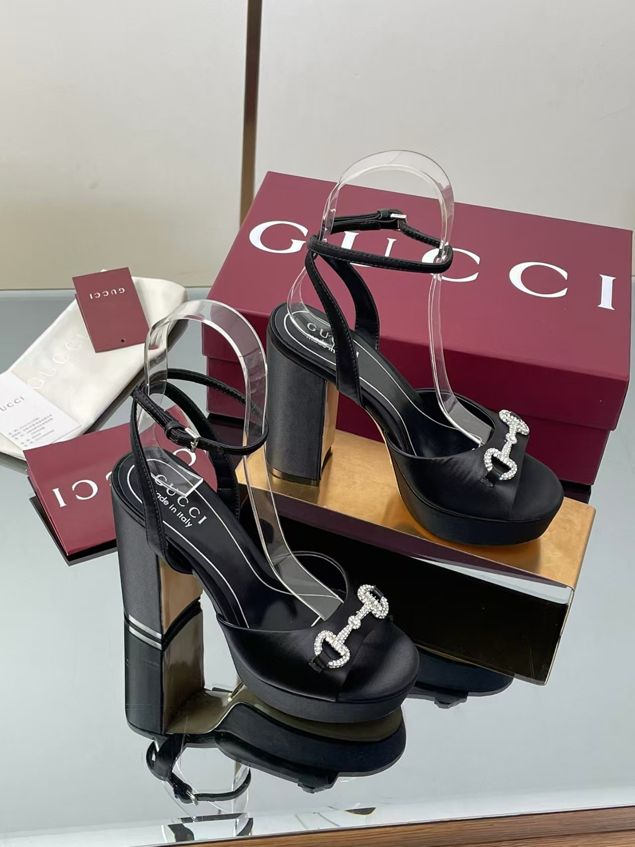 GUCCI
