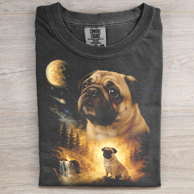 Pug Howling to The Moon Vintage T-shirt