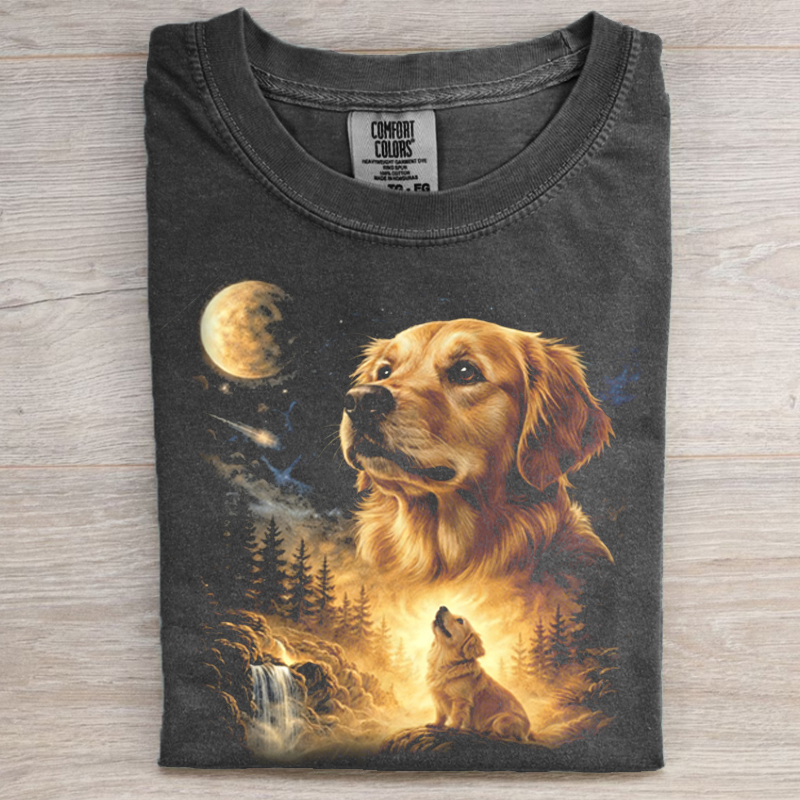 Golden retriever Howling to The Moon Vintage T-shirt