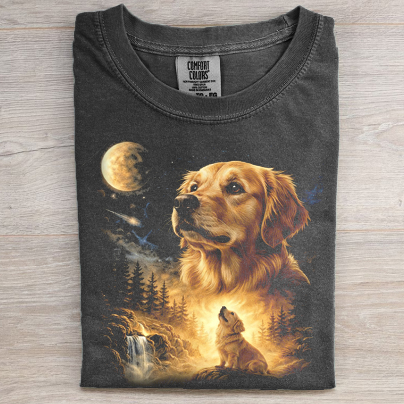 Golden retriever Howling to The Moon Vintage T-shirt