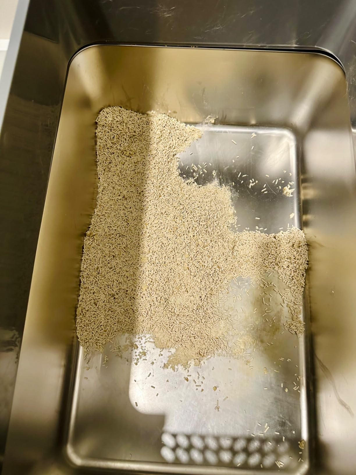 Tofu litter dissolving in water