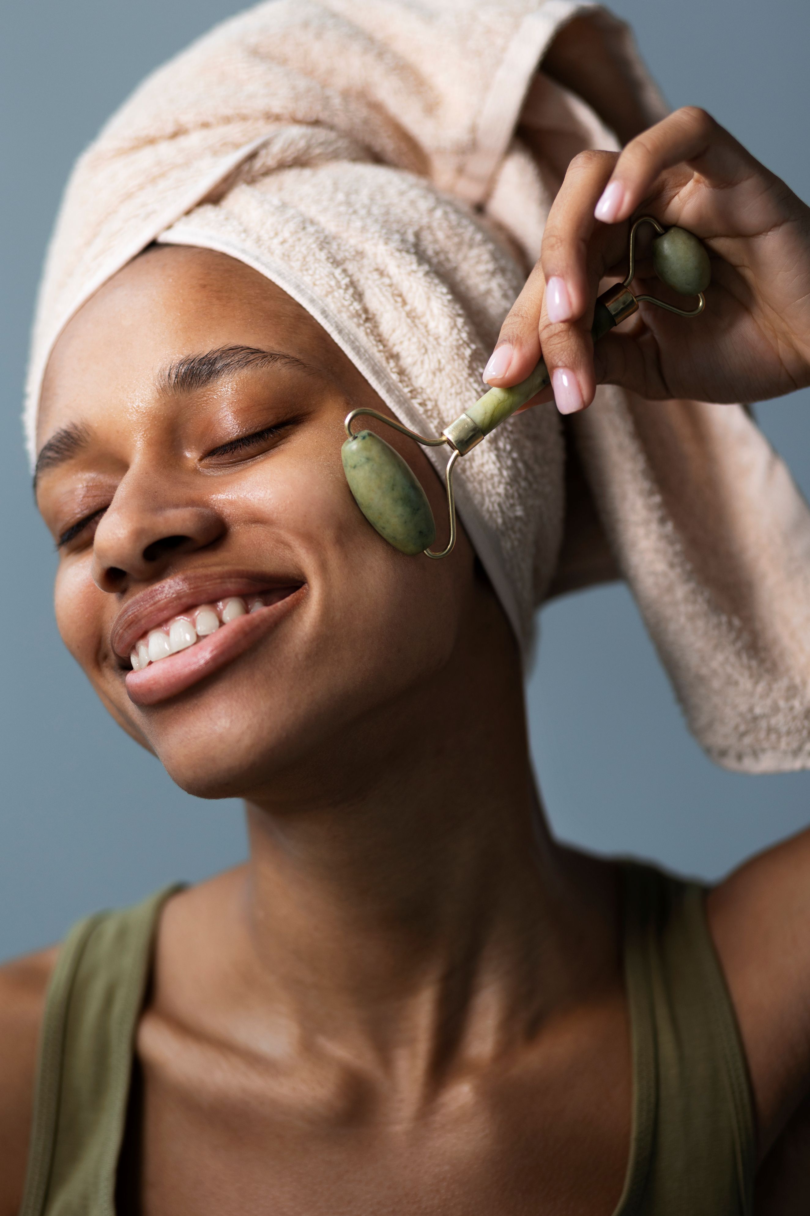 Jade facial roller detail