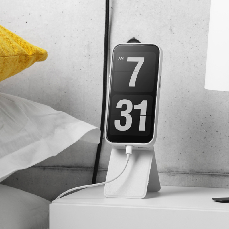 iPhone Magnetic Phone Stand