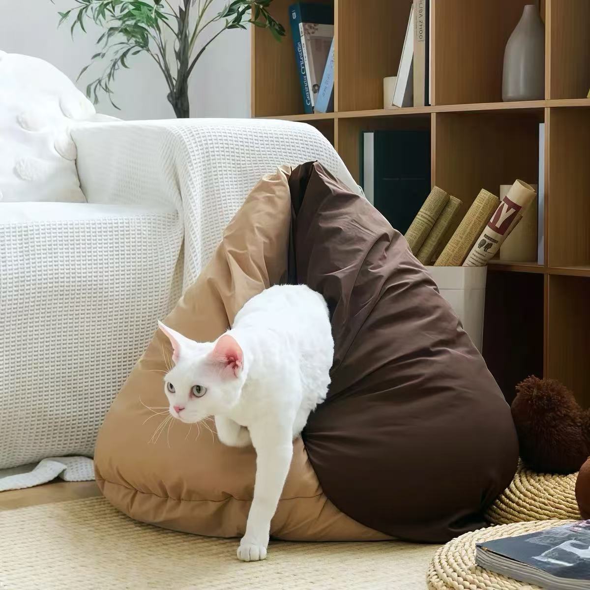 Enclosed cat bed - waterproof