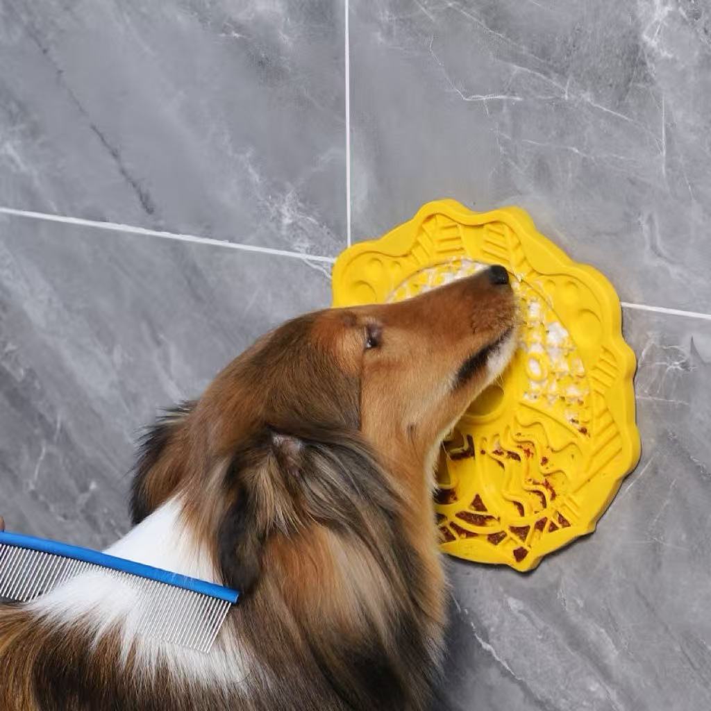 Silicone licking mat