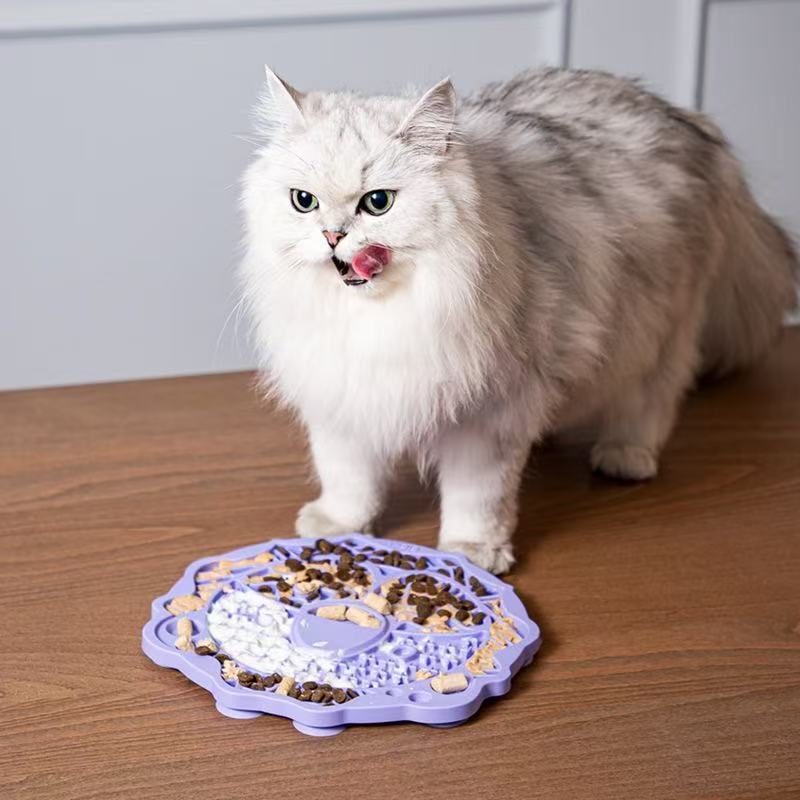 Silicone licking mat