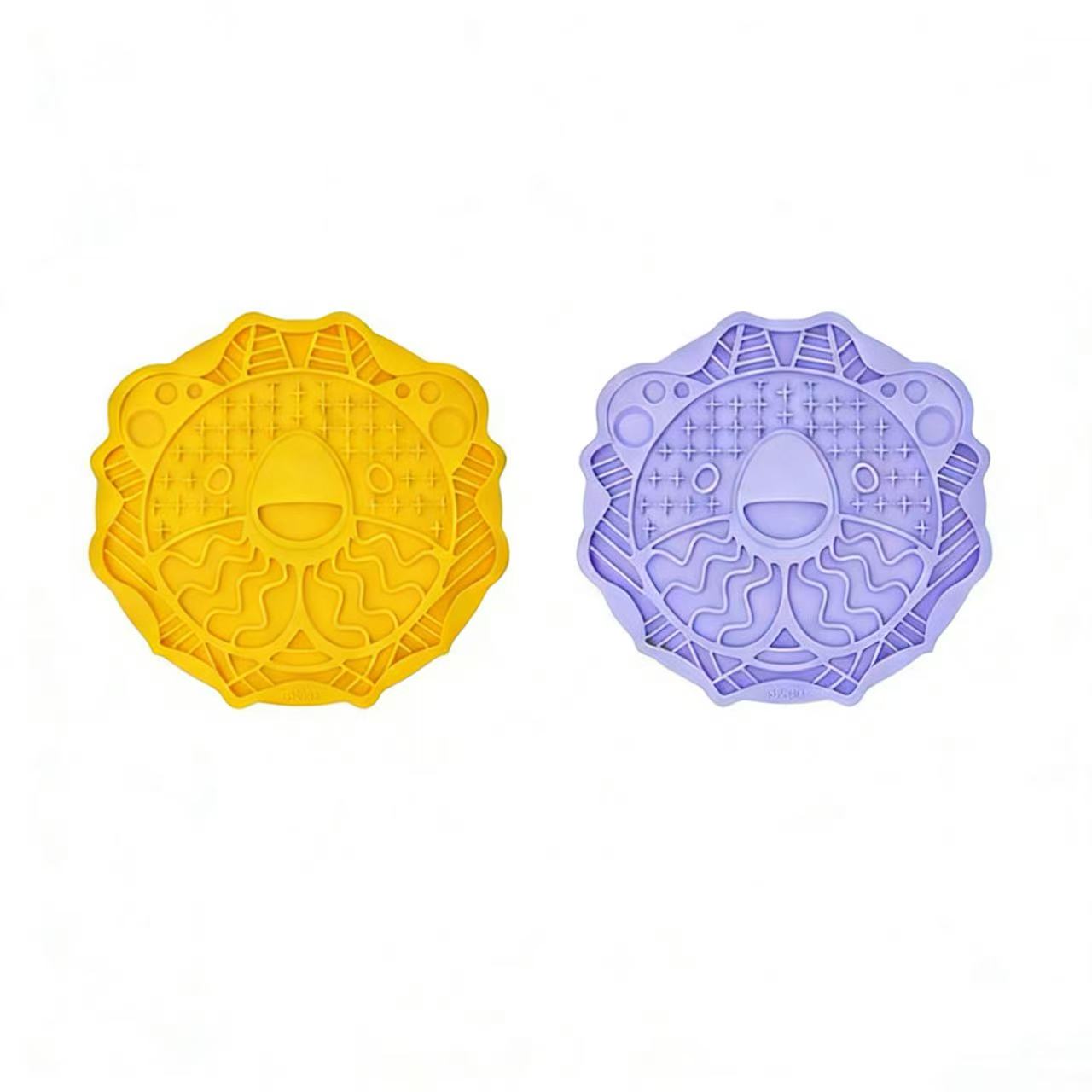 Silicone licking mat