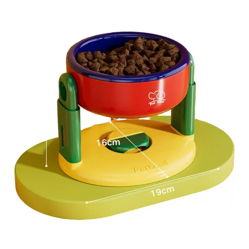 Adjustable pet bowl