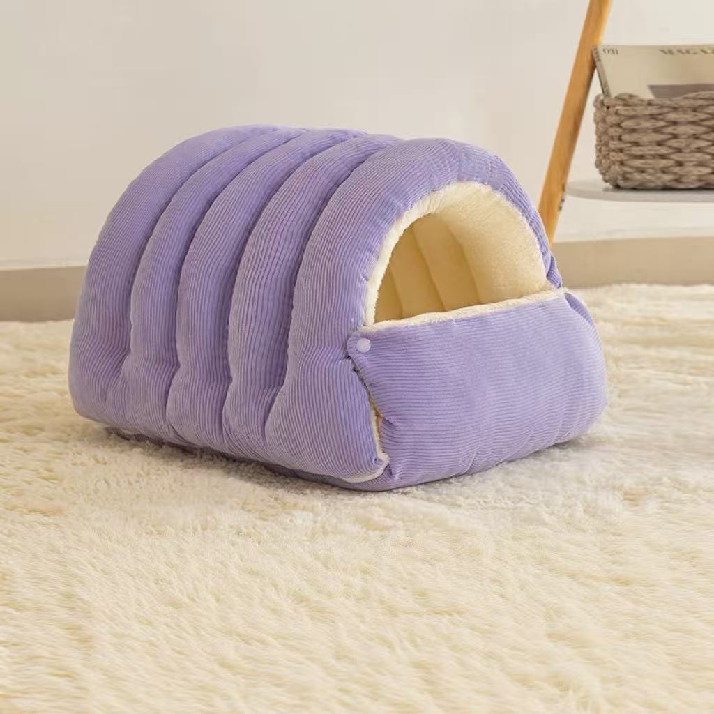 Enclosed pet bed