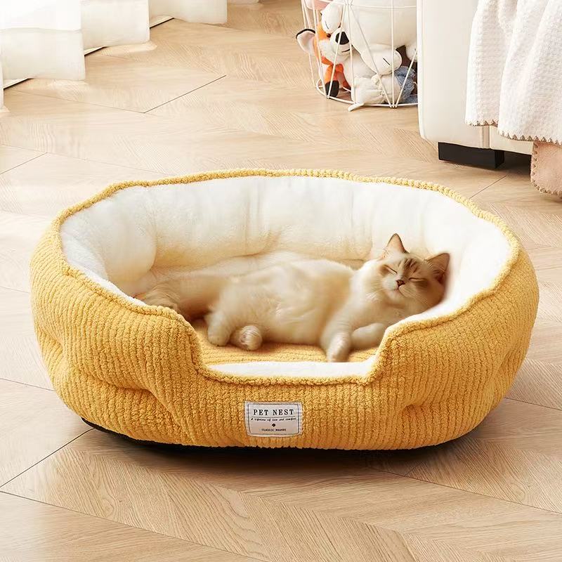 Winter thickened dog kennel