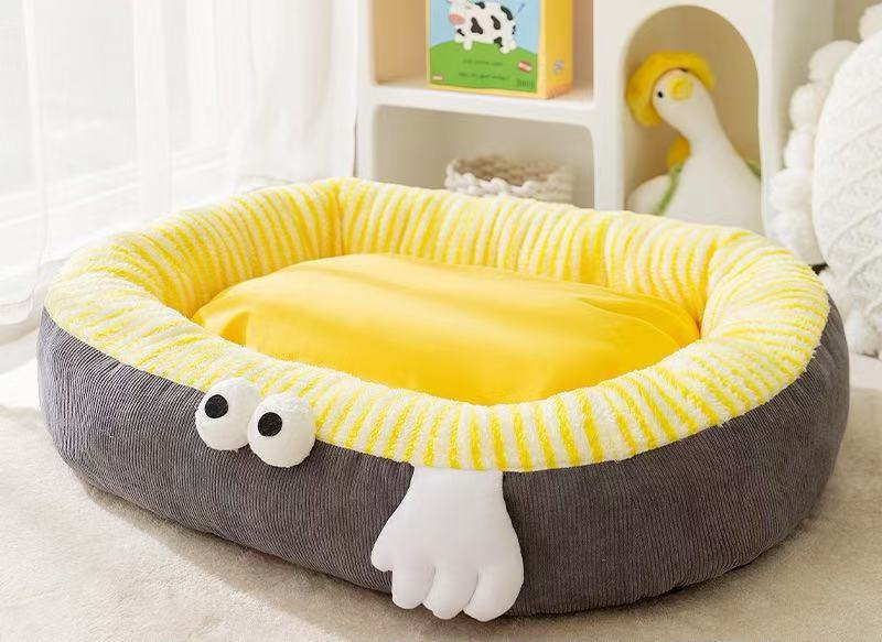 Designed specifically for pet habits, a thick and open-style dog house