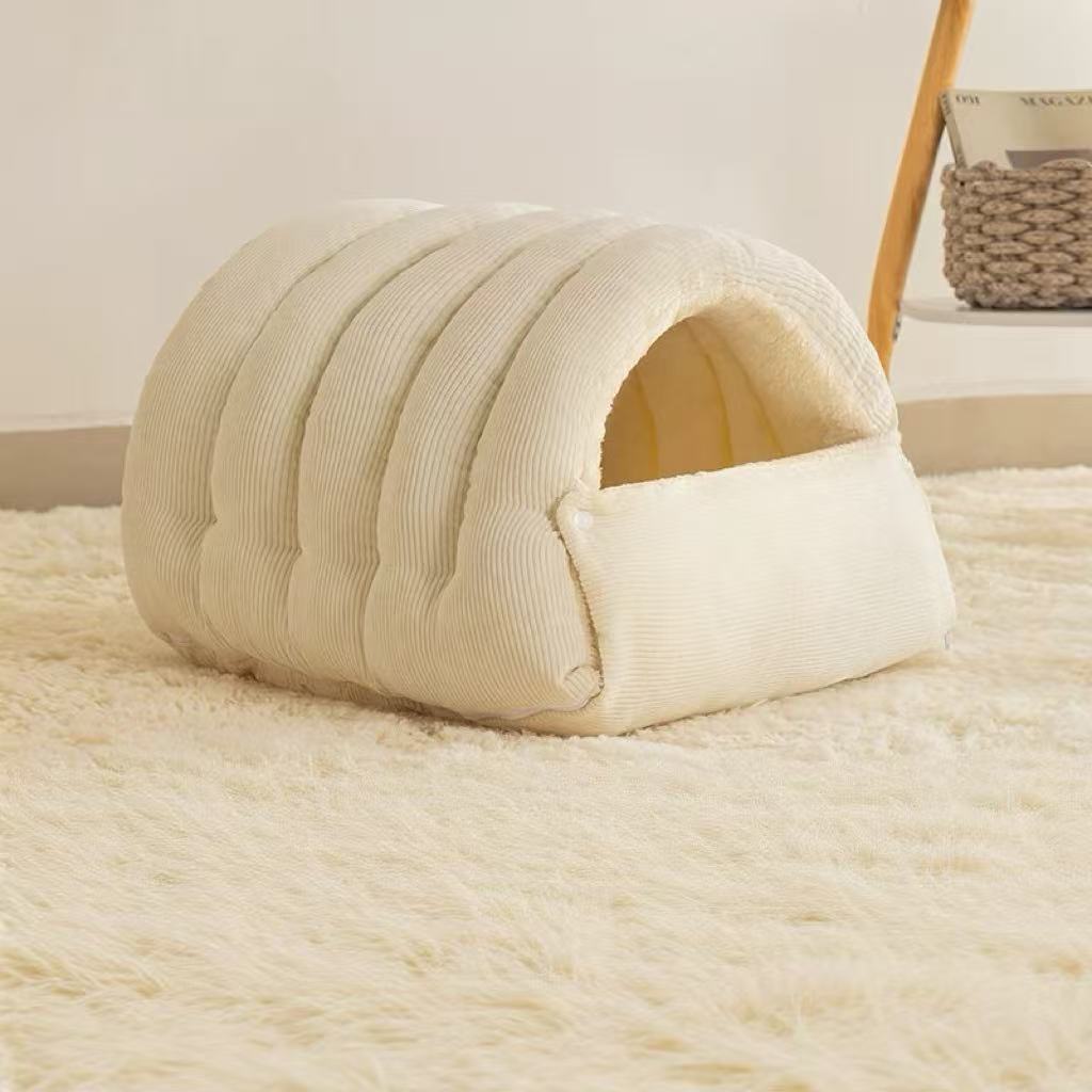 Enclosed pet bed