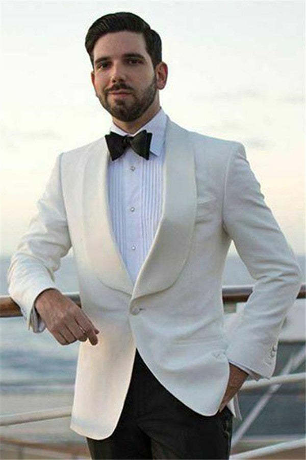 Chic White Shawl Lapel Men?��s Wedding Suit with One Button