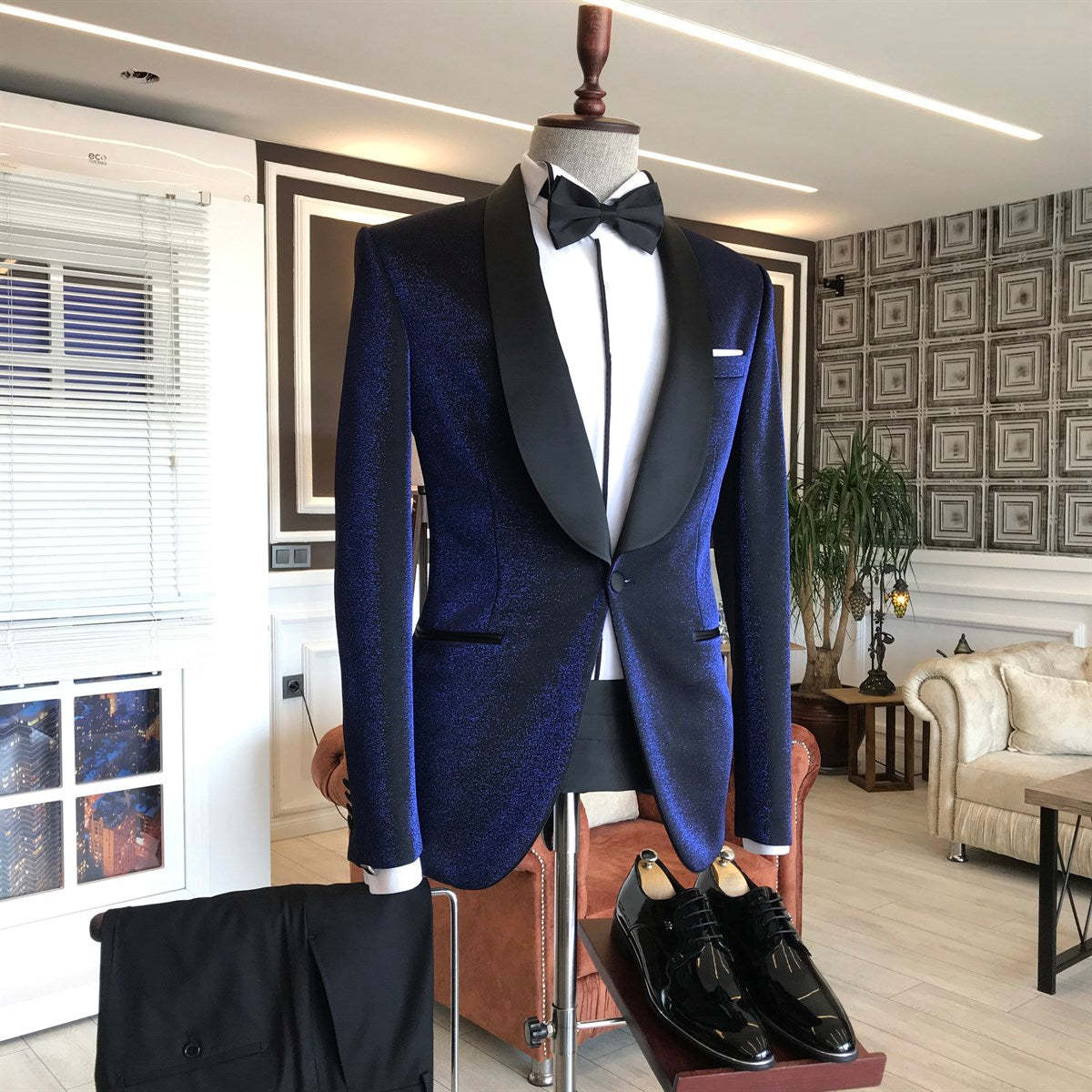 Luciano Sparkling Navy Blue Shawl Lapel Wedding Suit with Black Lapel