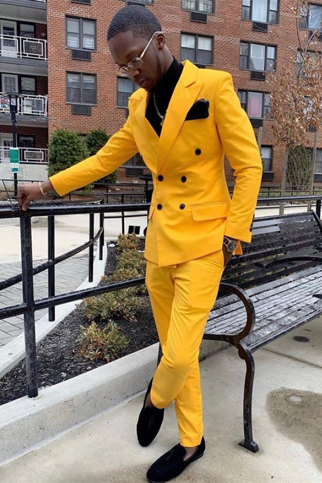 New Double-Breasted Yellow Wedding Suit with Peaked Lapel for Groom