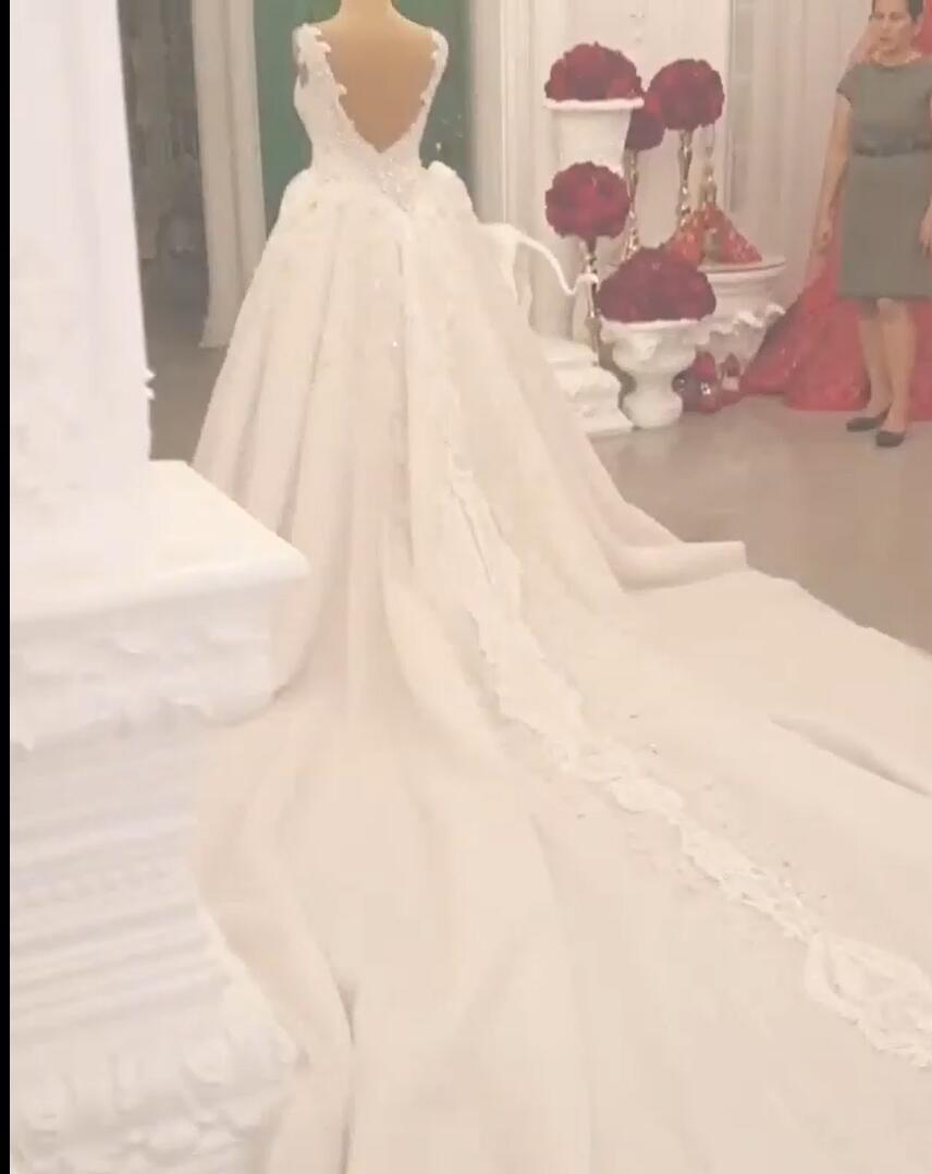 Spaghetti-Straps Sweetheart A-line Backless Wedding Dress With Appliques Lace