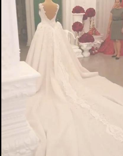 Spaghetti-Straps Sweetheart A-line Backless Wedding Dress With Appliques Lace