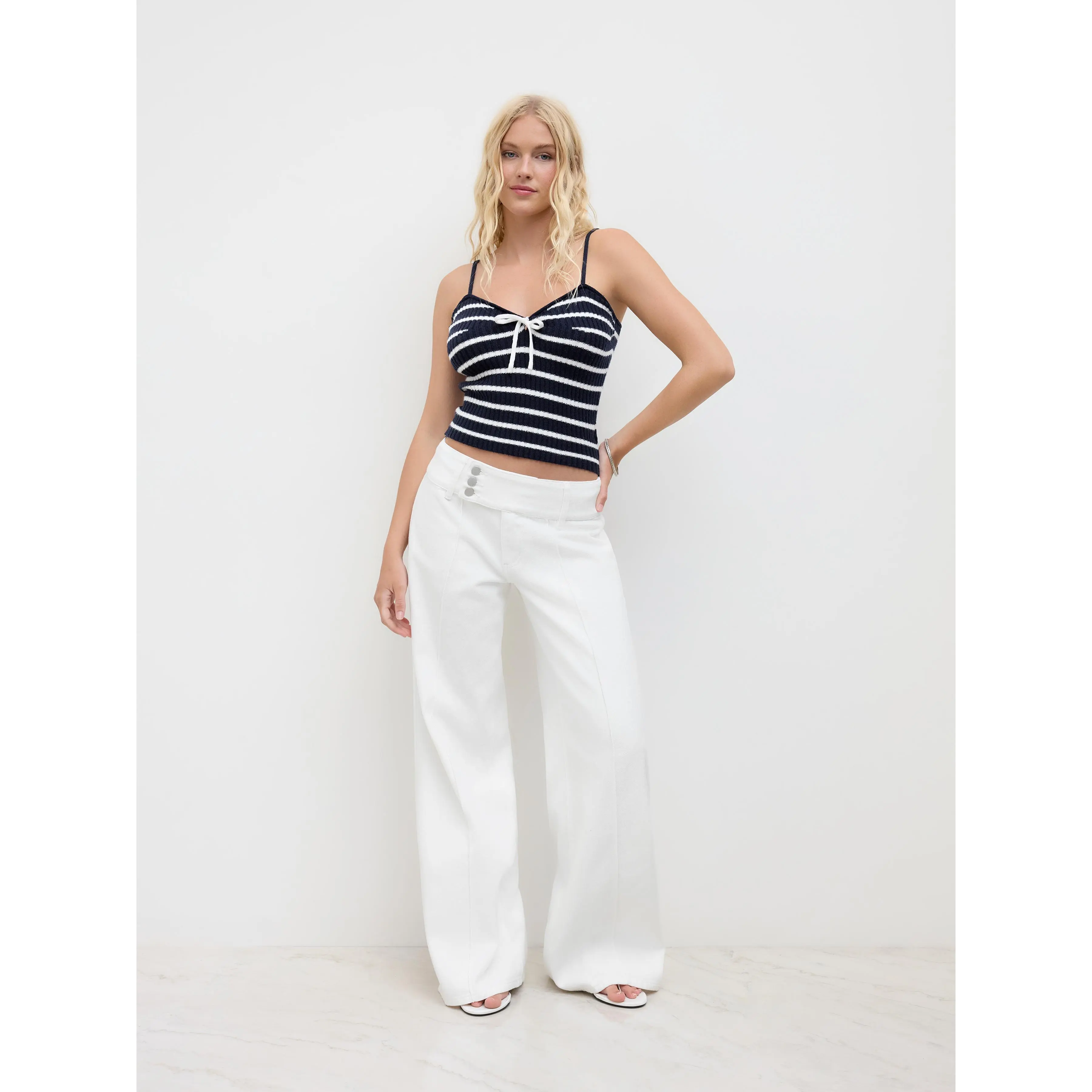 Women's Low Rise Baggy Stretch Jeans product image 2