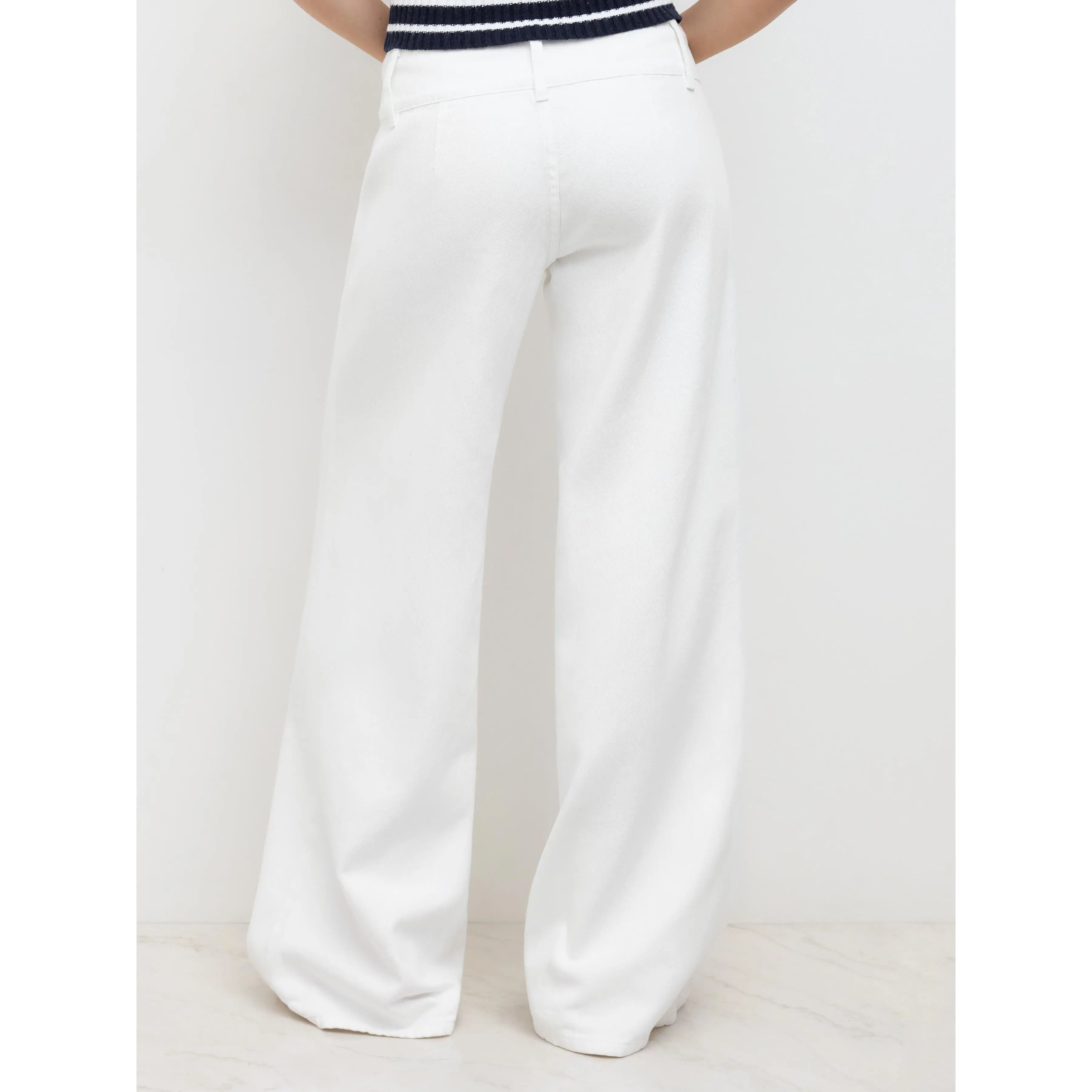 Women's Low Rise Baggy Stretch Jeans product image 4
