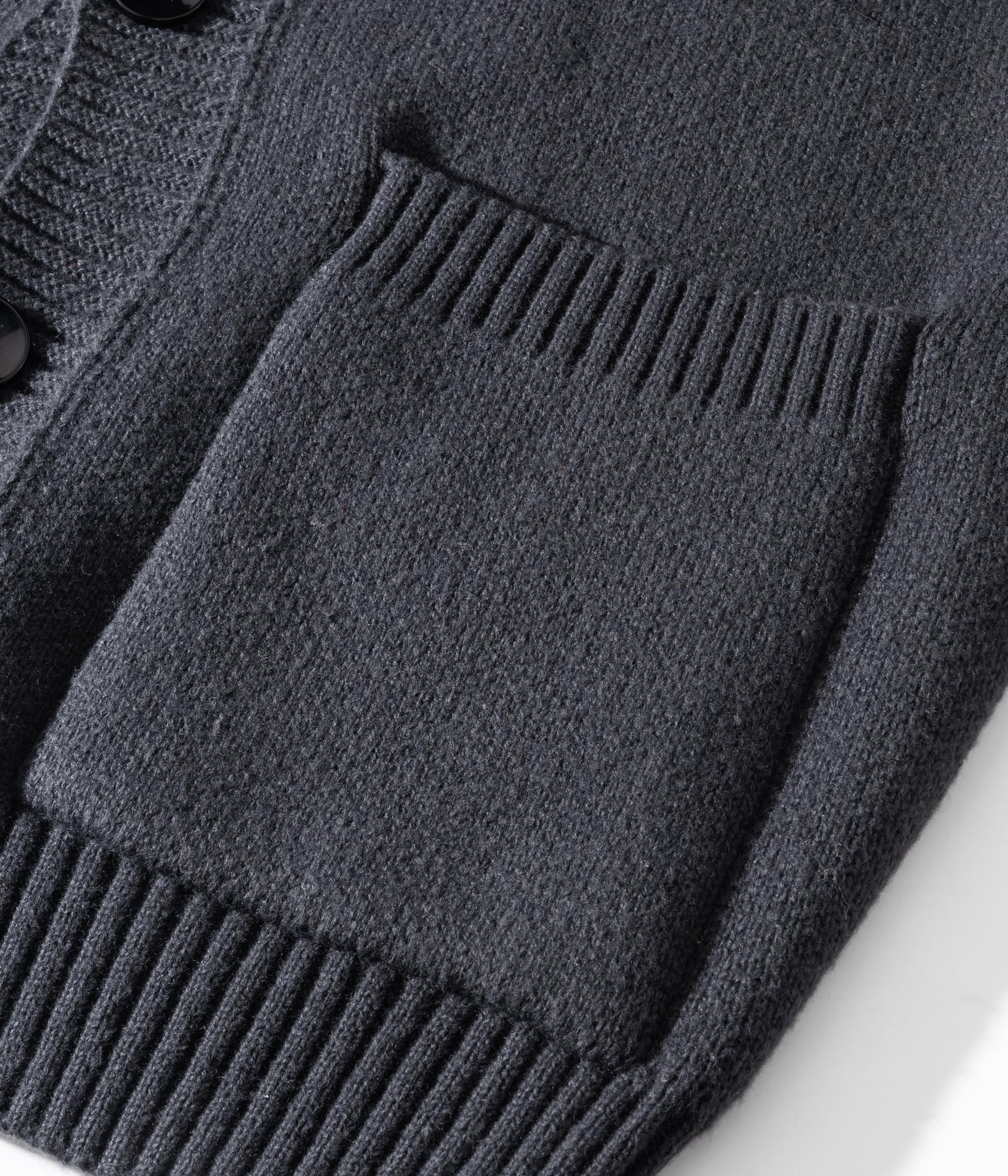 Men's buttoned hooded sweater detail image