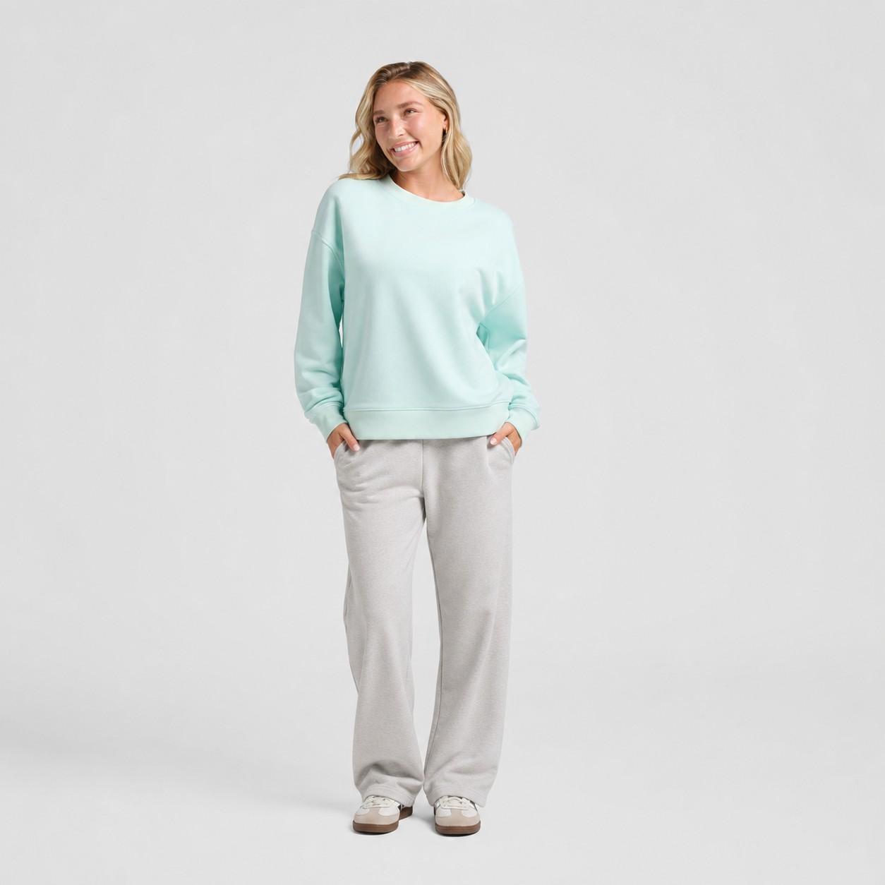 Lightweight Crew Neck Sweatshirt 5PCS Sets FULL WORN VIEW