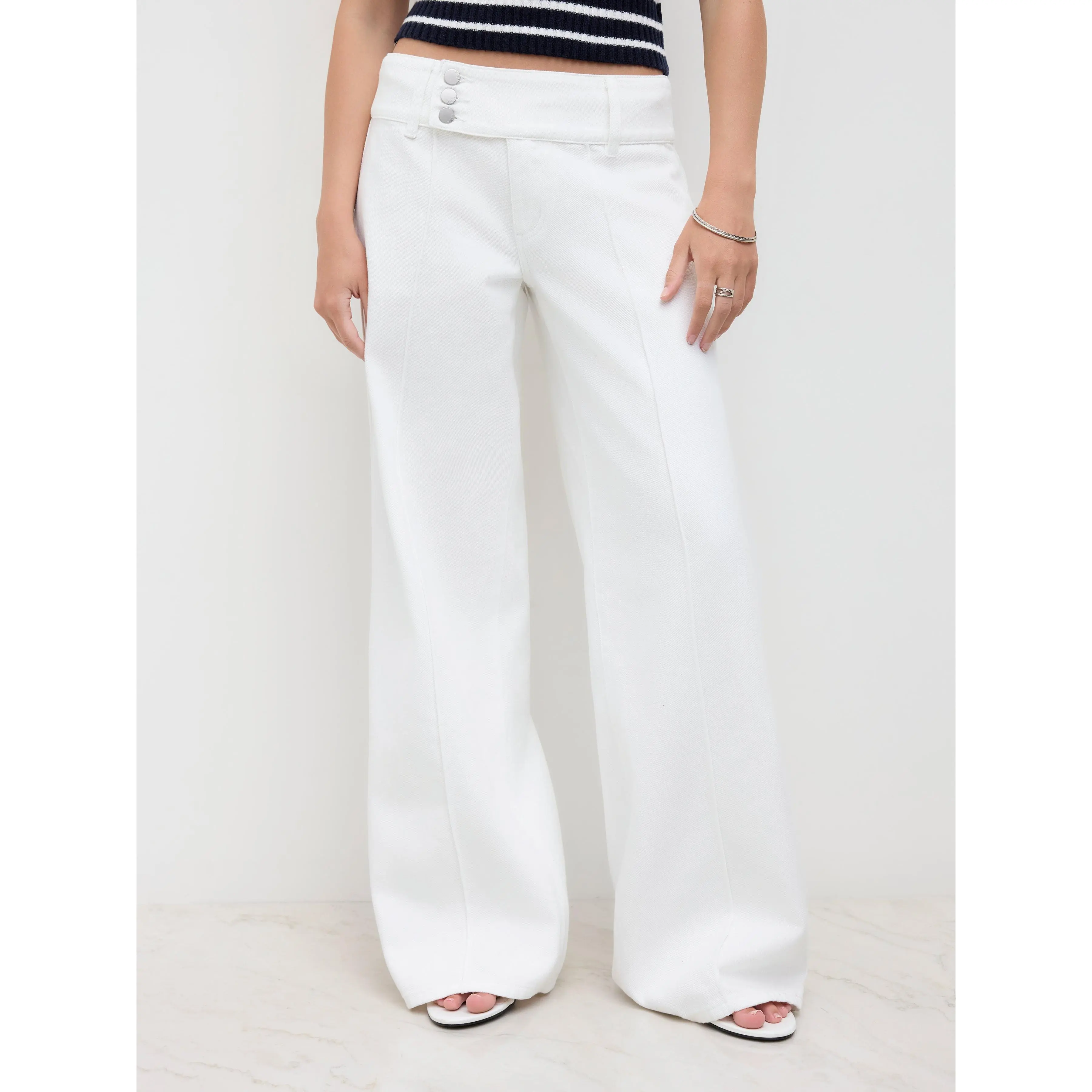 Women's Low Rise Baggy Stretch Jeans product image 9
