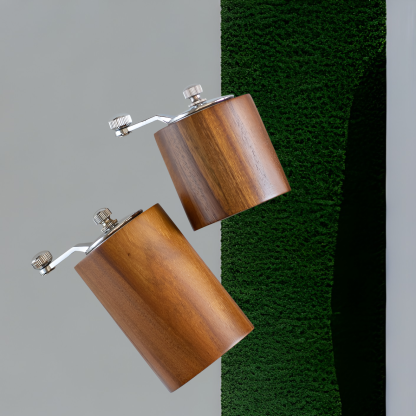 Portable hand-cranked coffee bean grinder grinder wood grain pepper mill adjustable grinder