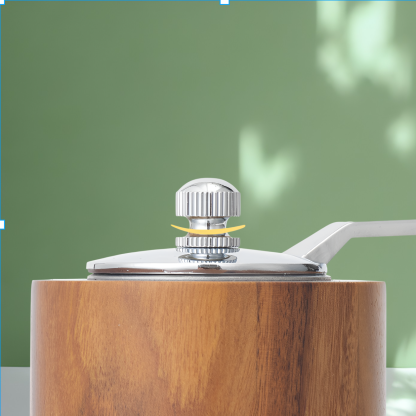 Portable hand-cranked coffee bean grinder grinder wood grain pepper mill adjustable grinder