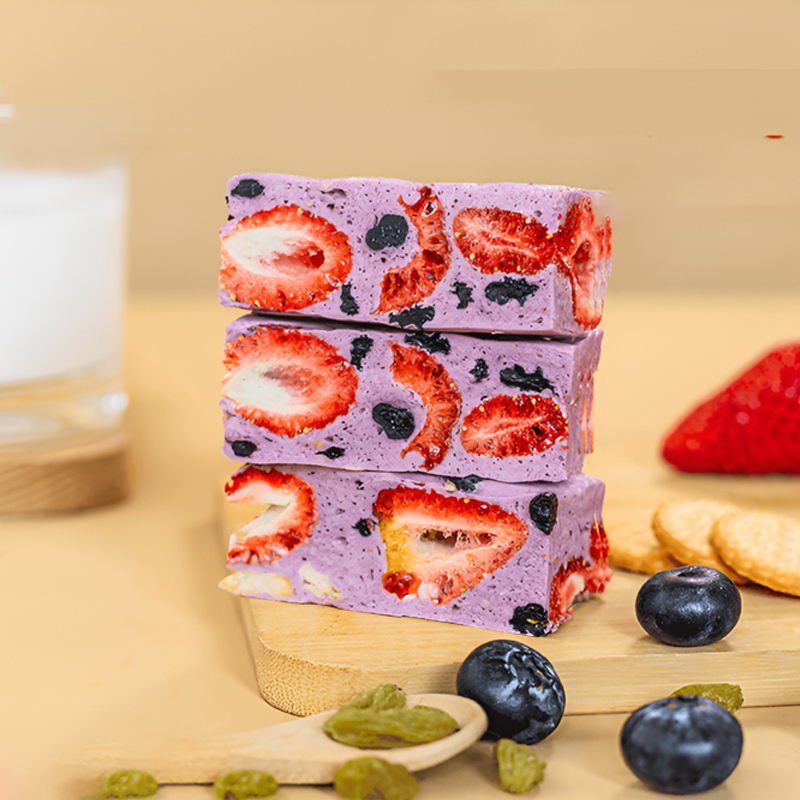 【Natürliche Zutaten】Gefriergetrockneter Erdbeer-Ziegenmilch-Soufflé-Kuchen