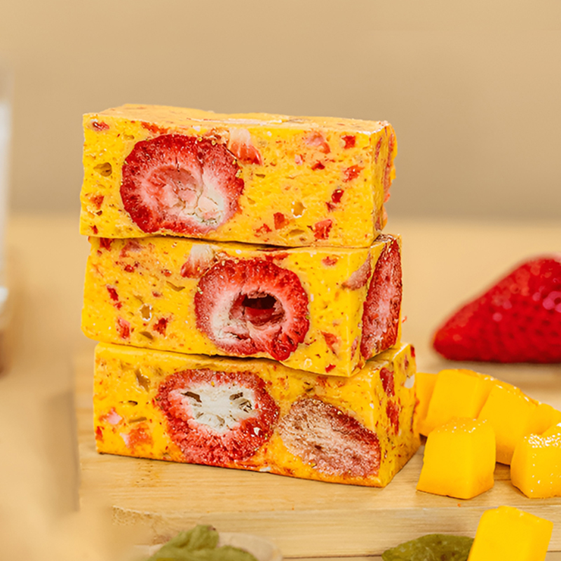 【Natürliche Zutaten】Gefriergetrockneter Erdbeer-Ziegenmilch-Soufflé-Kuchen