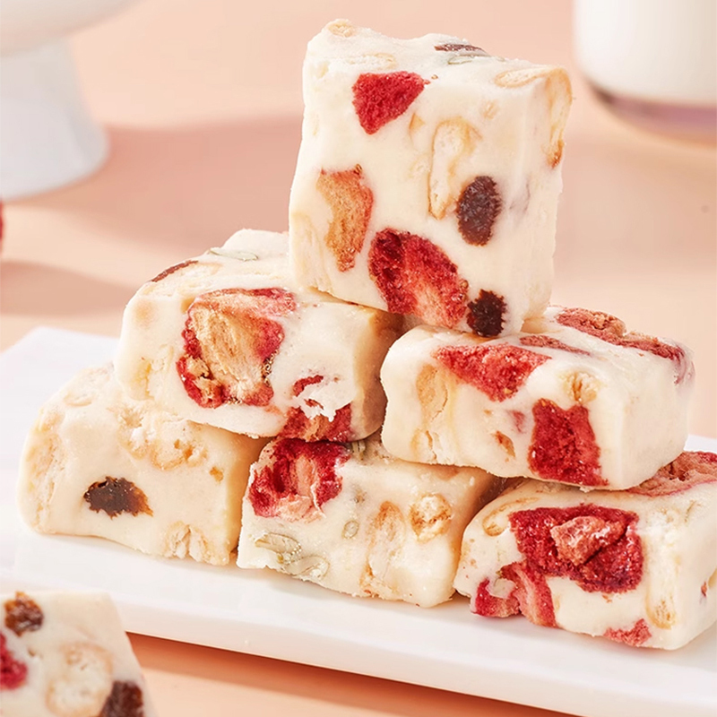 【Natürliche Zutaten】Gefriergetrockneter Erdbeer-Ziegenmilch-Soufflé-Kuchen