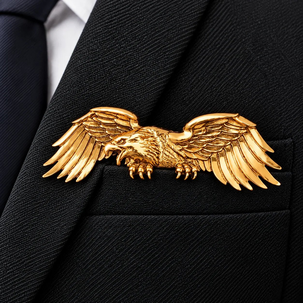 Gilded bronze eagle pocket brooch